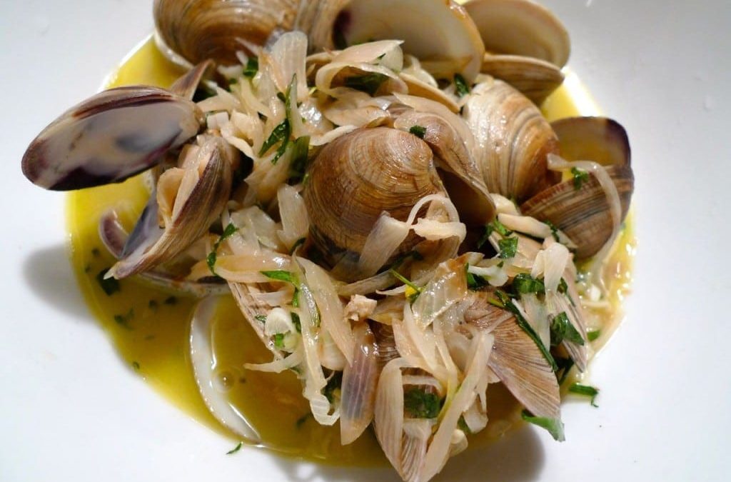 Clams in White Wine Sauce