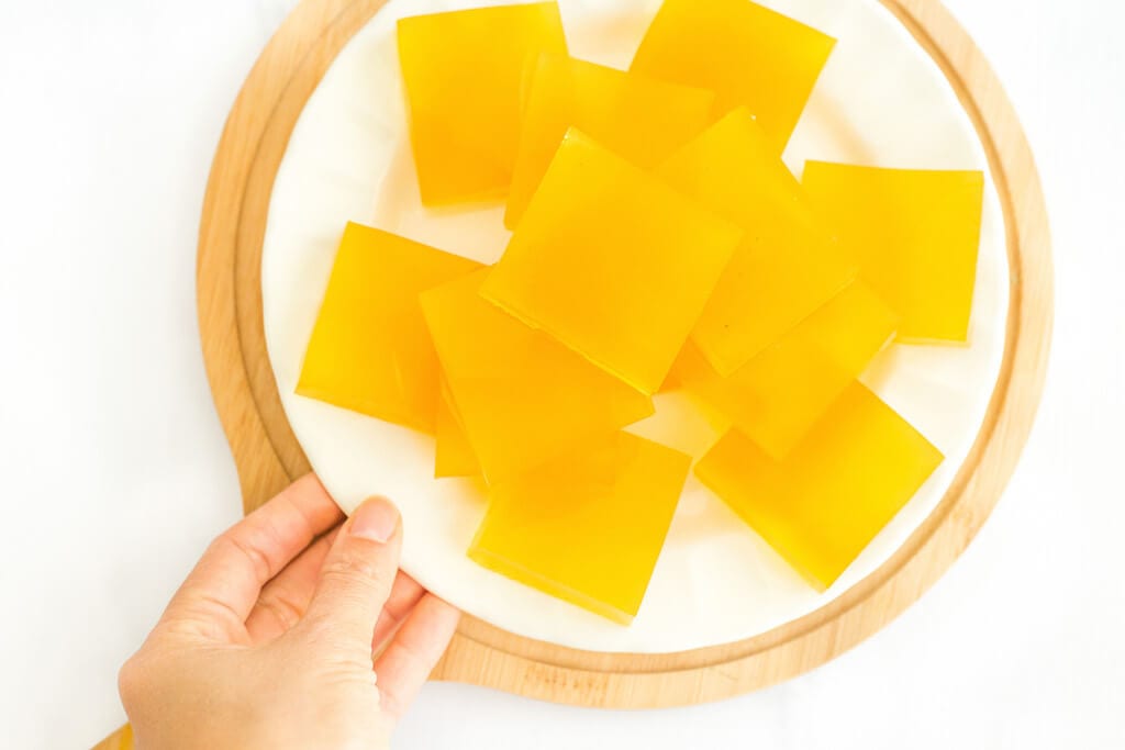 Gummies are the perfect in-between-meals snack, but store-bought gummies are usually high in processed sugar without any nutritional value. Today, we’re making good-for-you sour gummies that have a whole host of benefits to help boost your health.