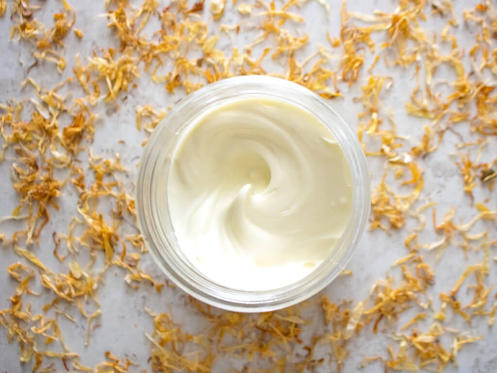 This 2-ingredient whipped lotion is absorbent, odorless and non-greasy, leaving behind only supple and soft skin.